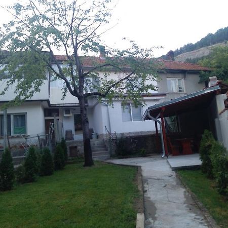 House Nadejda Veliko Tŭrnovo Exterior foto