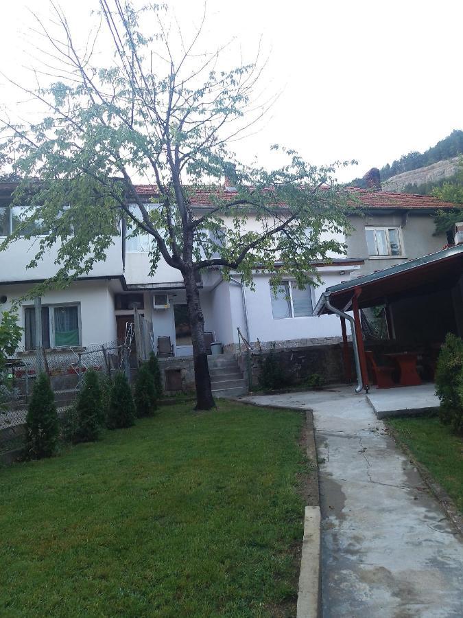 House Nadejda Veliko Tŭrnovo Exterior foto